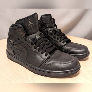 Jordan 1 mid triple black size 10